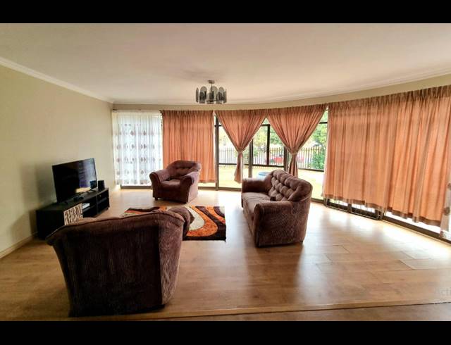 3 BEDROOM HOUSE FOR SALE IN LINMEYER